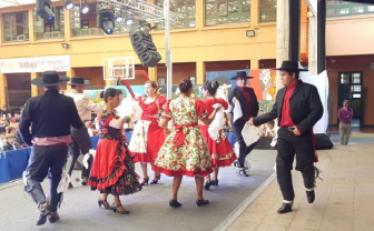 Participación folclore de Centro de Padres